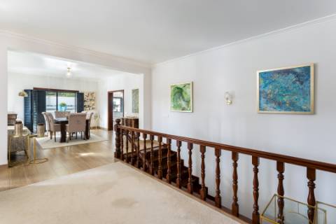 
VILLA DE ALTA QUALIDADE com 5 quartos totalmente renovada em 2023