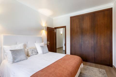 
VILLA DE ALTA QUALIDADE com 5 quartos totalmente renovada em 2023