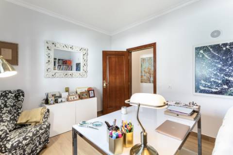 
VILLA DE ALTA QUALIDADE com 5 quartos totalmente renovada em 2023