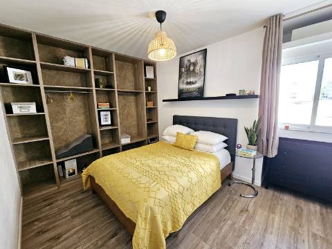 Apartamento T2 no coração de Quarteira
Com terraço exclusivo de mais de 300m² e vista parcial para o mar!
