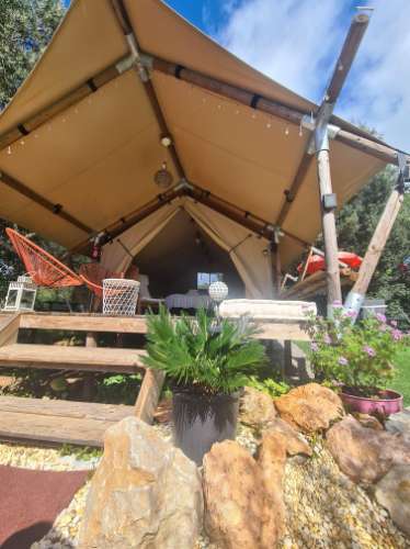 Moradia Tradicional Renovada com 4.300 m² de Terreno - Loulé