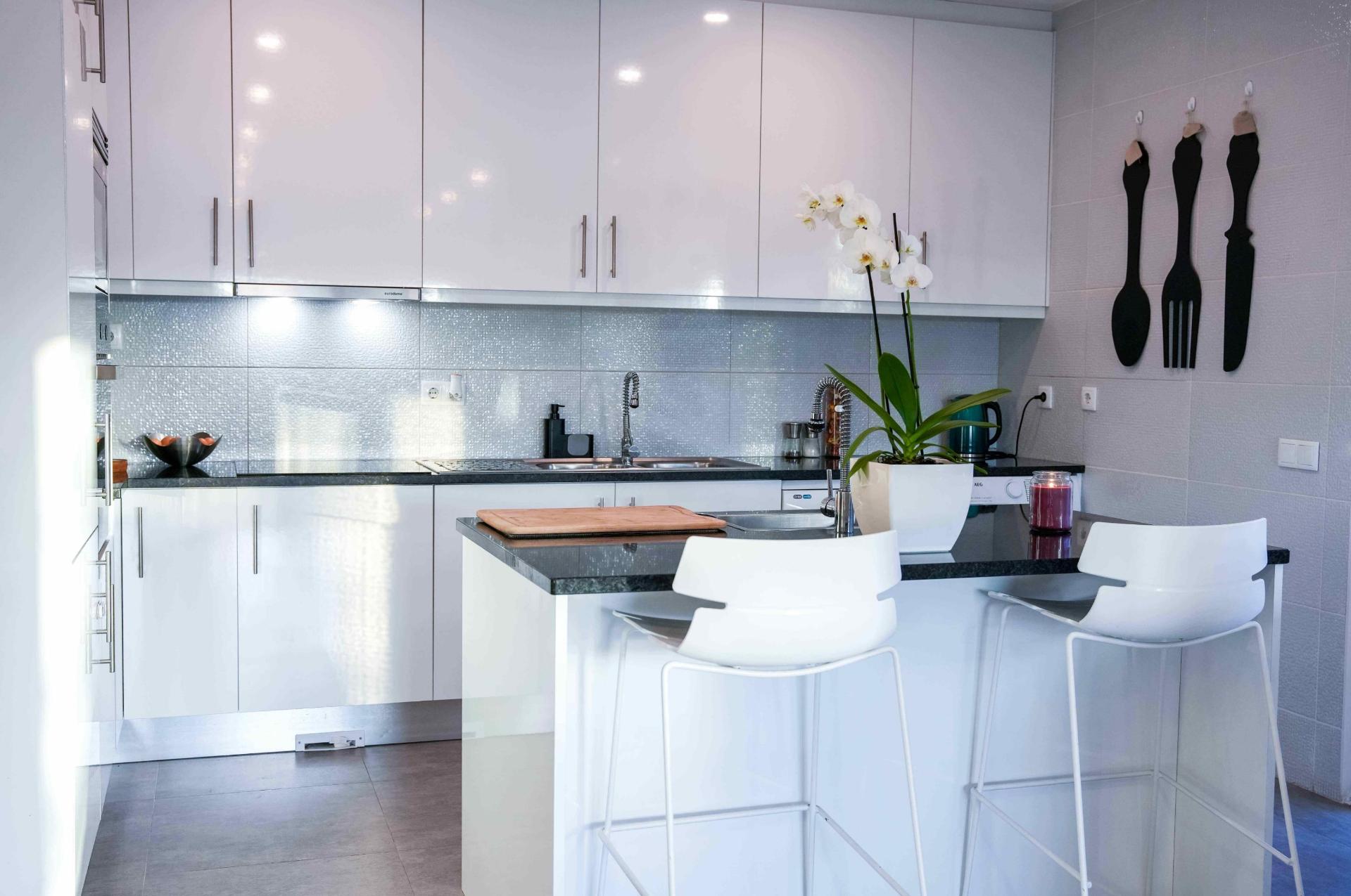 Moradia moderna com detalhes Exclusivos e Piscina Privada próxima da cidade