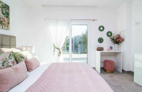 Moradia moderna com detalhes Exclusivos e Piscina Privada próxima da cidade