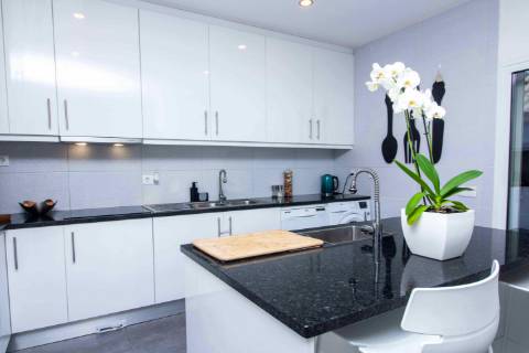 Moradia moderna com detalhes Exclusivos e Piscina Privada próxima da cidade