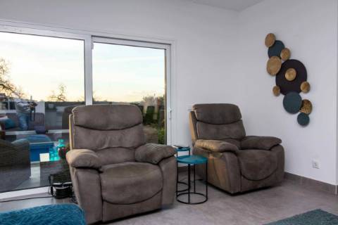 Moradia moderna com detalhes Exclusivos e Piscina Privada próxima da cidade