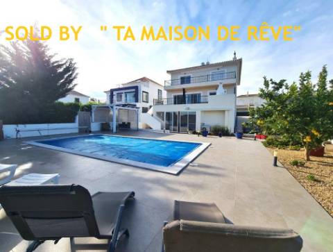 VENDIDA PELA 'TA MAISON DE RÊVE'