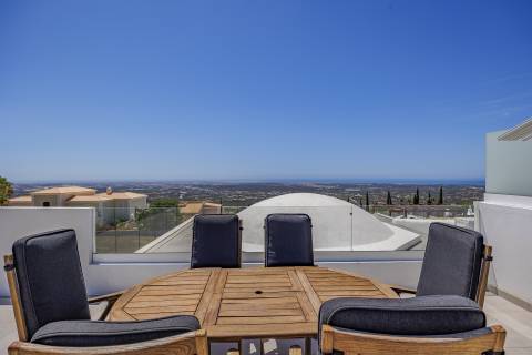 Casa Moderna de 2 quartos + escritório com vista mar