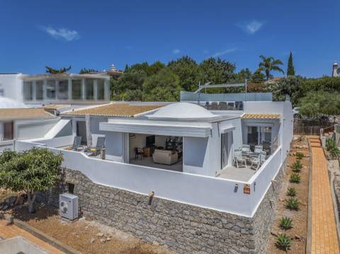 Casa Moderna de 2 quartos + escritório com vista mar