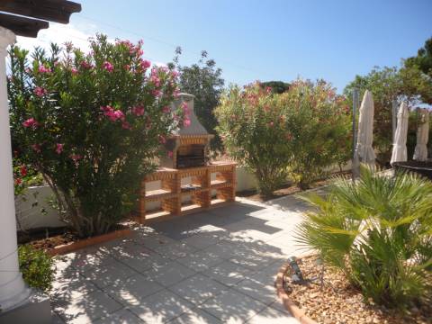 Moradia Clássica com 7 Quartos