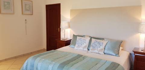 Moradia Clássica com 7 Quartos