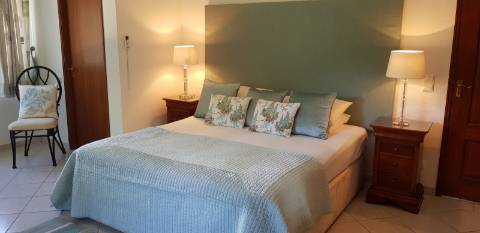 Moradia Clássica com 7 Quartos