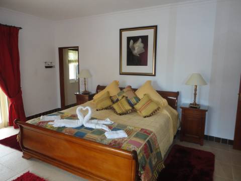 Moradia Clássica com 7 Quartos