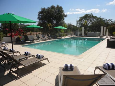 Moradia Clássica com 7 Quartos