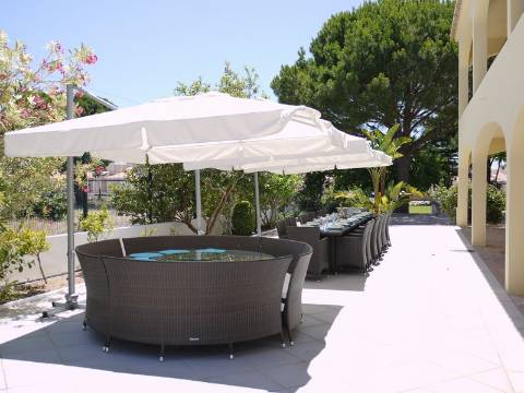 Moradia Clássica com 7 Quartos