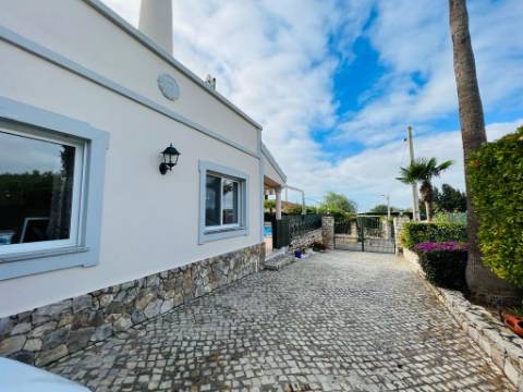 VENDIDA PELA 'TA MAISON DE RÊVE'