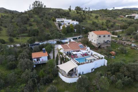 V3 + Chalet com Piscina e Jacuzzi - Vistas Deslumbrantes e Licença AL