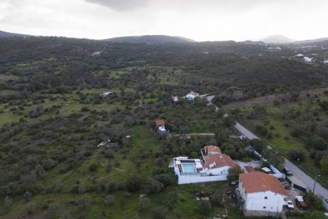 V3 + Chalet com Piscina e Jacuzzi - Vistas Deslumbrantes e Licença AL