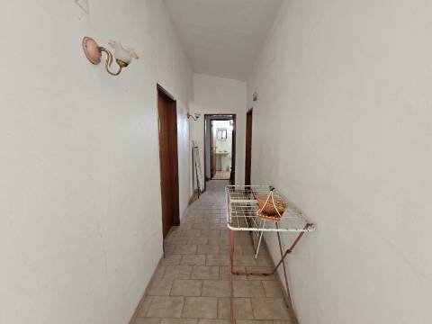 Duas Moradias numa Única Propriedade - Oportunidade Imperdível em Quarteira