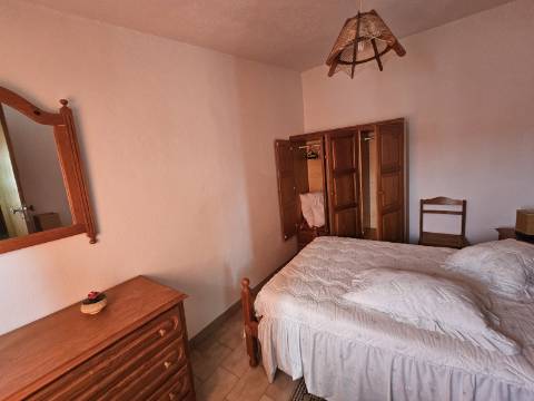 Duas Moradias numa Única Propriedade - Oportunidade Imperdível em Quarteira