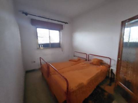 Duas Moradias numa Única Propriedade - Oportunidade Imperdível em Quarteira