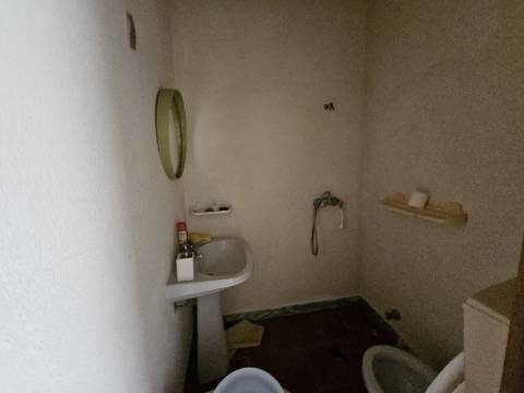 Duas Moradias numa Única Propriedade - Oportunidade Imperdível em Quarteira