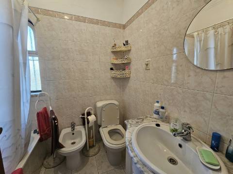 Duas Moradias numa Única Propriedade - Oportunidade Imperdível em Quarteira