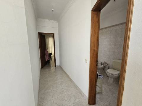 Duas Moradias numa Única Propriedade - Oportunidade Imperdível em Quarteira