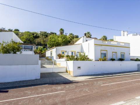 Moradia 2 quartos com piscina + anexo para venda em Loulé