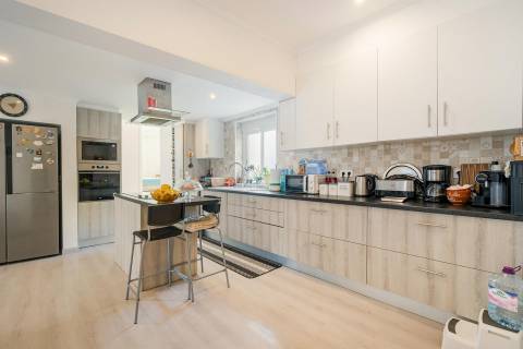 Moradia 2 quartos com piscina + anexo para venda em Loulé