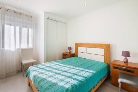 Moradia 2 quartos com piscina + anexo para venda em Loulé