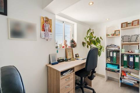 Moradia 2 quartos com piscina + anexo para venda em Loulé