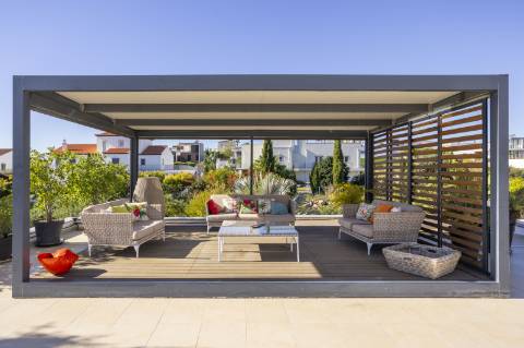 
CPCV ASSINADO

Moradia contemporânea de 3 quartos com piscina aquecida e certificado energético A+