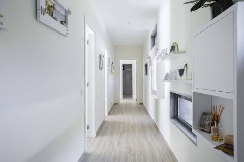 
CPCV ASSINADO

Moradia contemporânea de 3 quartos com piscina aquecida e certificado energético A+