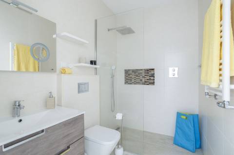 
CPCV ASSINADO

Moradia contemporânea de 3 quartos com piscina aquecida e certificado energético A+