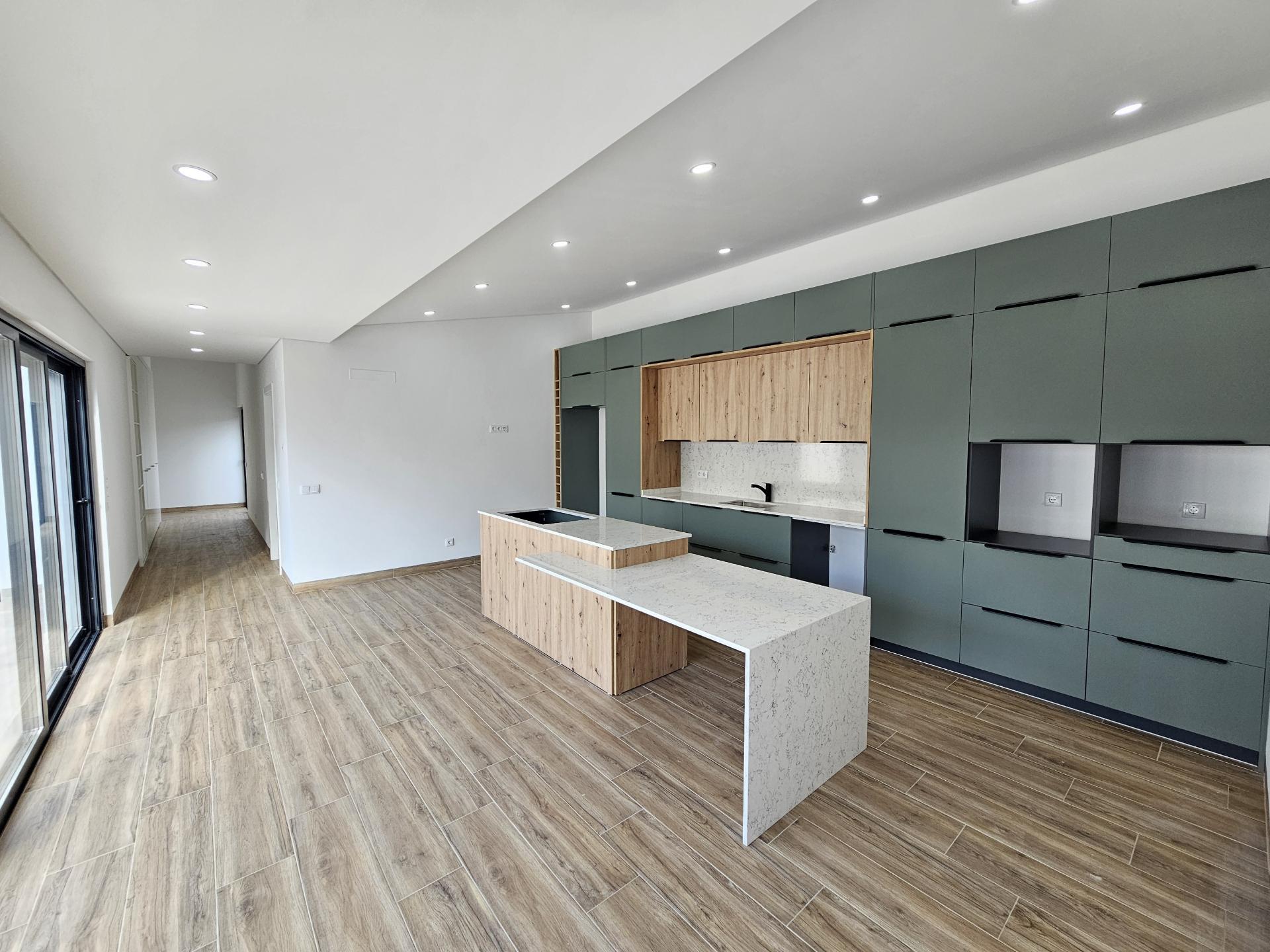 Moradia Terrea v3 a 1km de Loulé com jardim e piscina