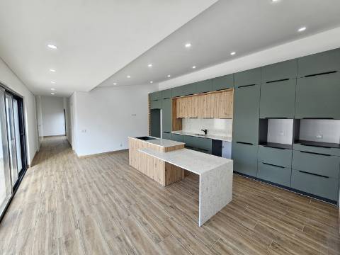 Moradia Terrea v3 a 1km de Loulé com jardim e piscina