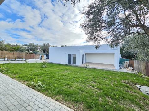 Moradia Terrea v3 a 1km de Loulé com jardim e piscina