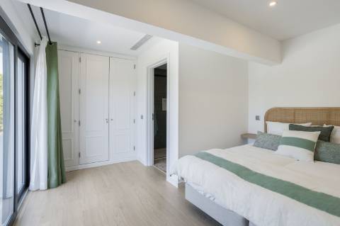 Moradia T5 com Design Moderno e Charme Algarvio no Triângulo Dourado