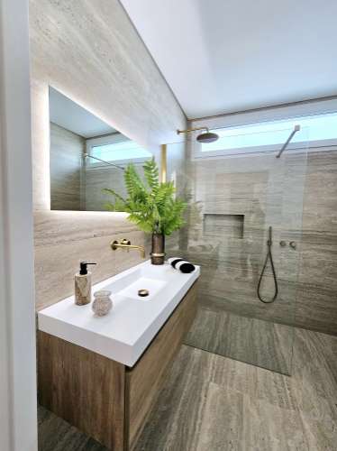 Moradia de excelência nova com piscina privativa