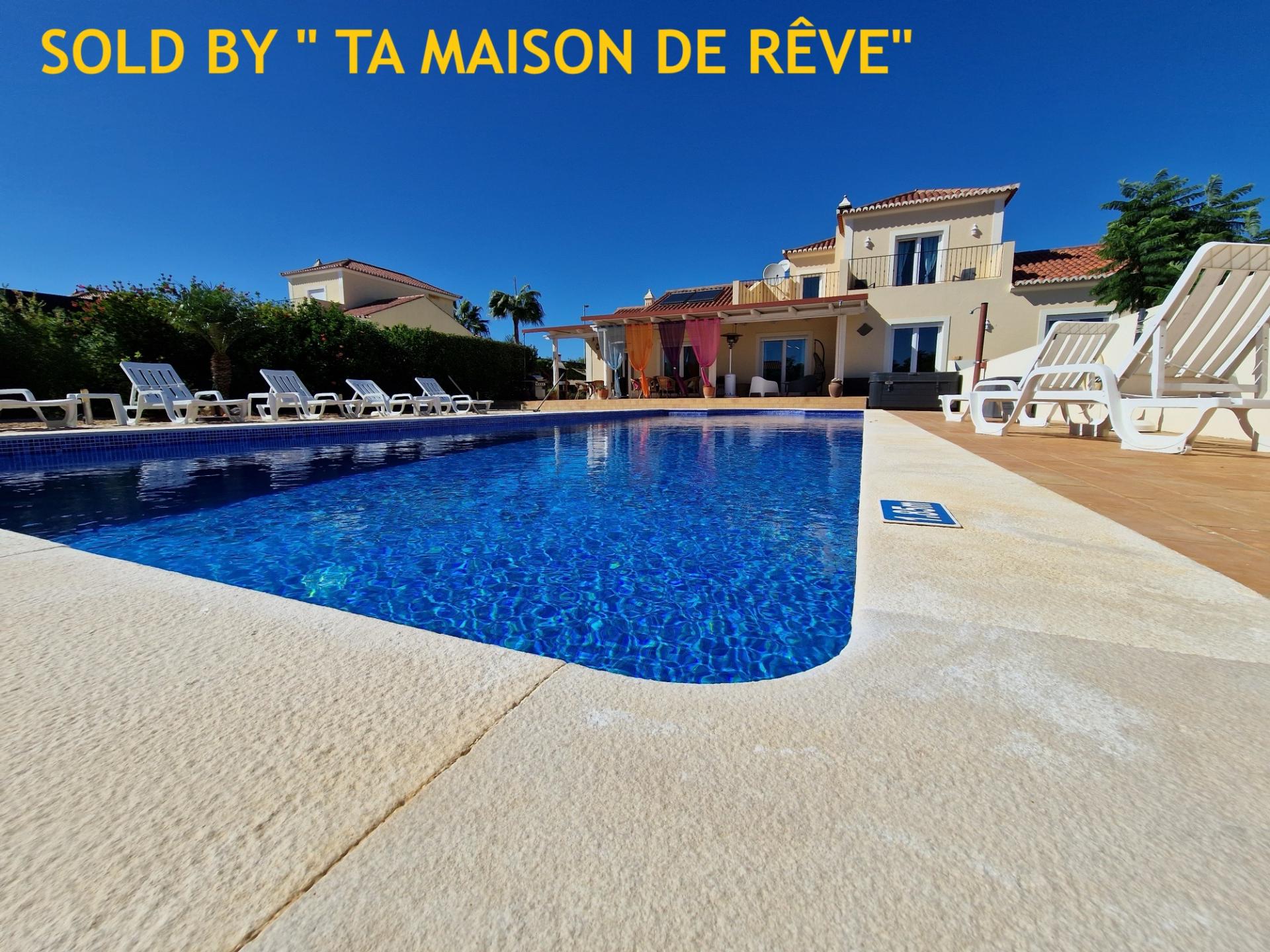 VENDIDA PELA ' TA MAISON DE RÊVE'