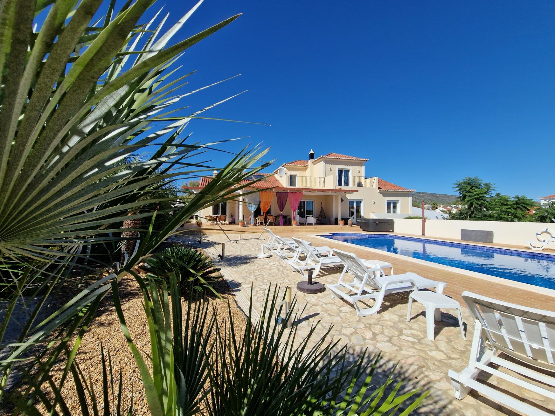 VENDIDA PELA ' TA MAISON DE RÊVE'