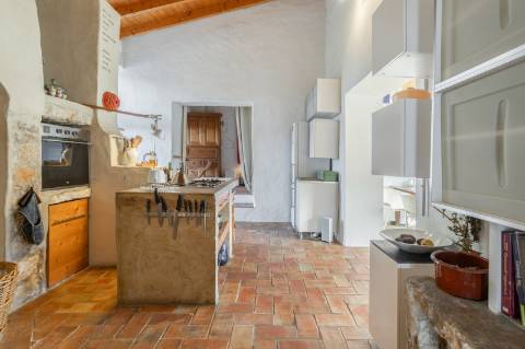 Encantadora Moradia no Campo Perto de Estói - Total Privacidade, Vistas Magníficas e Grande Potencial