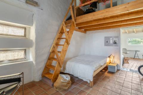 Encantadora Moradia no Campo Perto de Estói - Total Privacidade, Vistas Magníficas e Grande Potencial