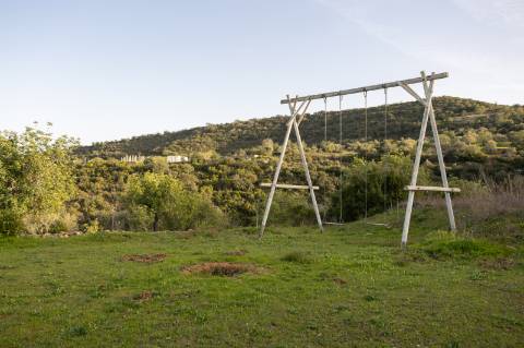 Encantadora Moradia no Campo Perto de Estói - Total Privacidade, Vistas Magníficas e Grande Potencial