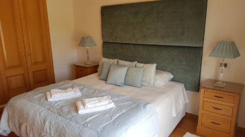 Vivenda com uma elegância intemporal com 6+2 Quartos