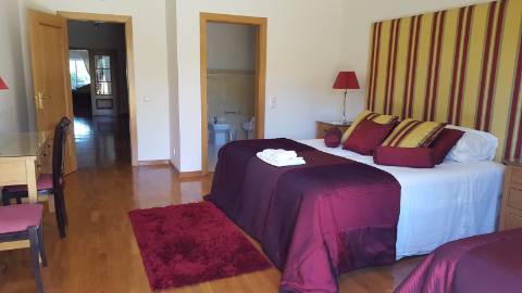 Vivenda com uma elegância intemporal com 6+2 Quartos