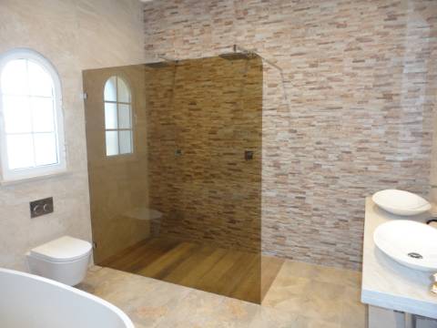 Vivenda com uma elegância intemporal com 6+2 Quartos