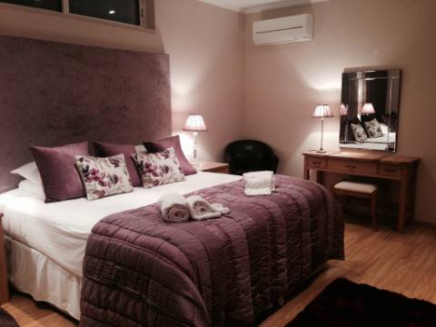 Vivenda com uma elegância intemporal com 6+2 Quartos