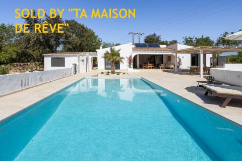 VENDIDA PELA ' TA MAISON DE RÊVE'