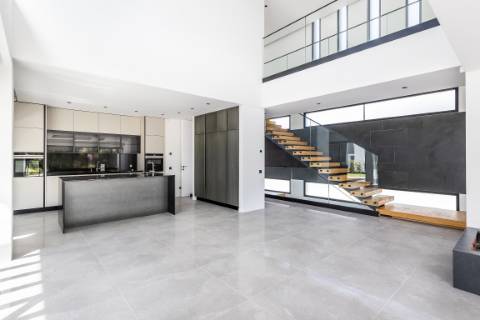 Moradia contemporânea de 5 quartos com vista golf